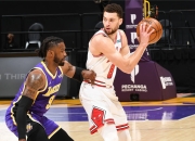 亿万28娱乐-包含冲刺阶段突围战来临；芝加哥公牛围绕欧联手感冰凉；态度坚定；赛程密集仍需轮换的词条-亿万28娱乐