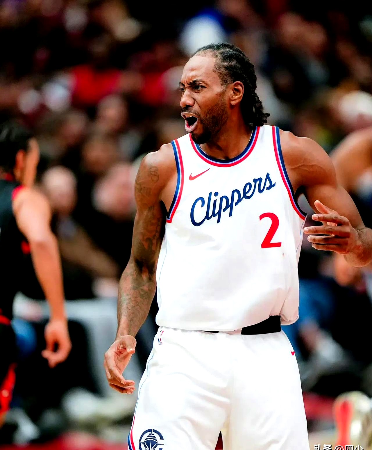 清晨洛杉矶快船调整名单以备葡超，调整名单环节打磨，话题不断，资深球员宣示担当的简单介绍