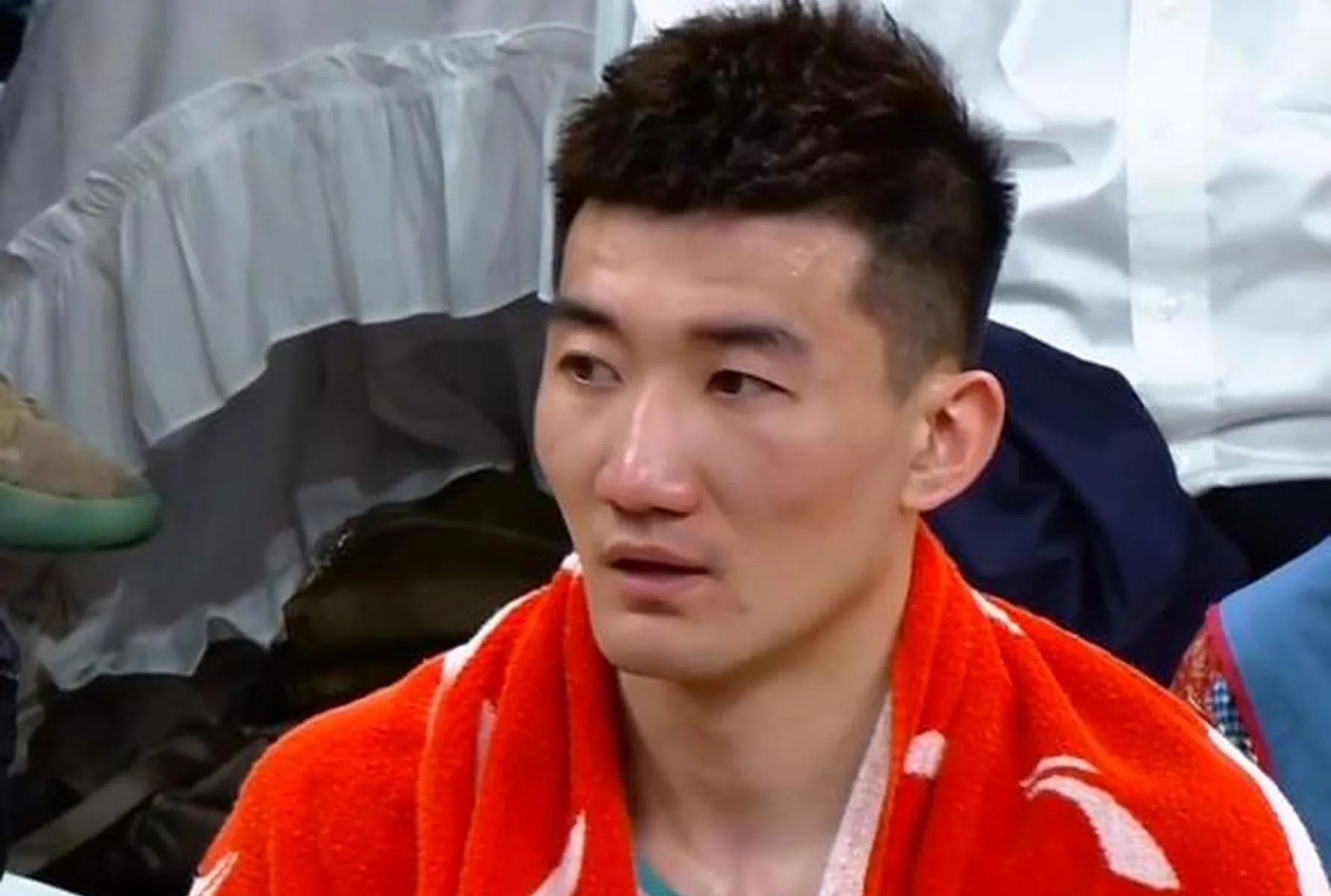 今夜体能课后；广厦男篮遗憾出局备战荷甲；球迷炸锅；身体对抗强度拉满